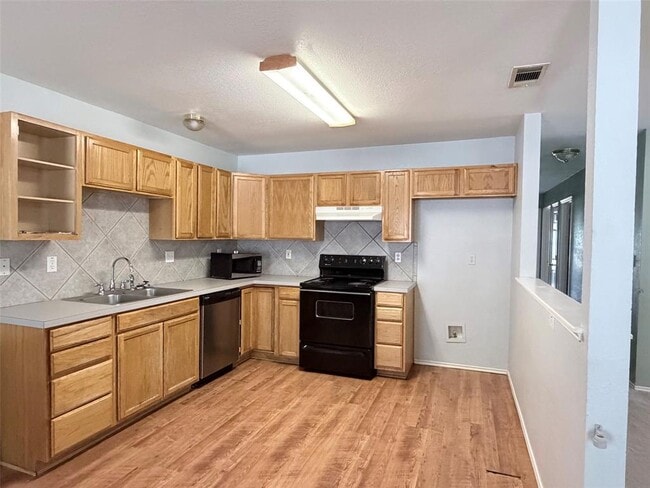 Building Photo - 142 Nuuanu Ln