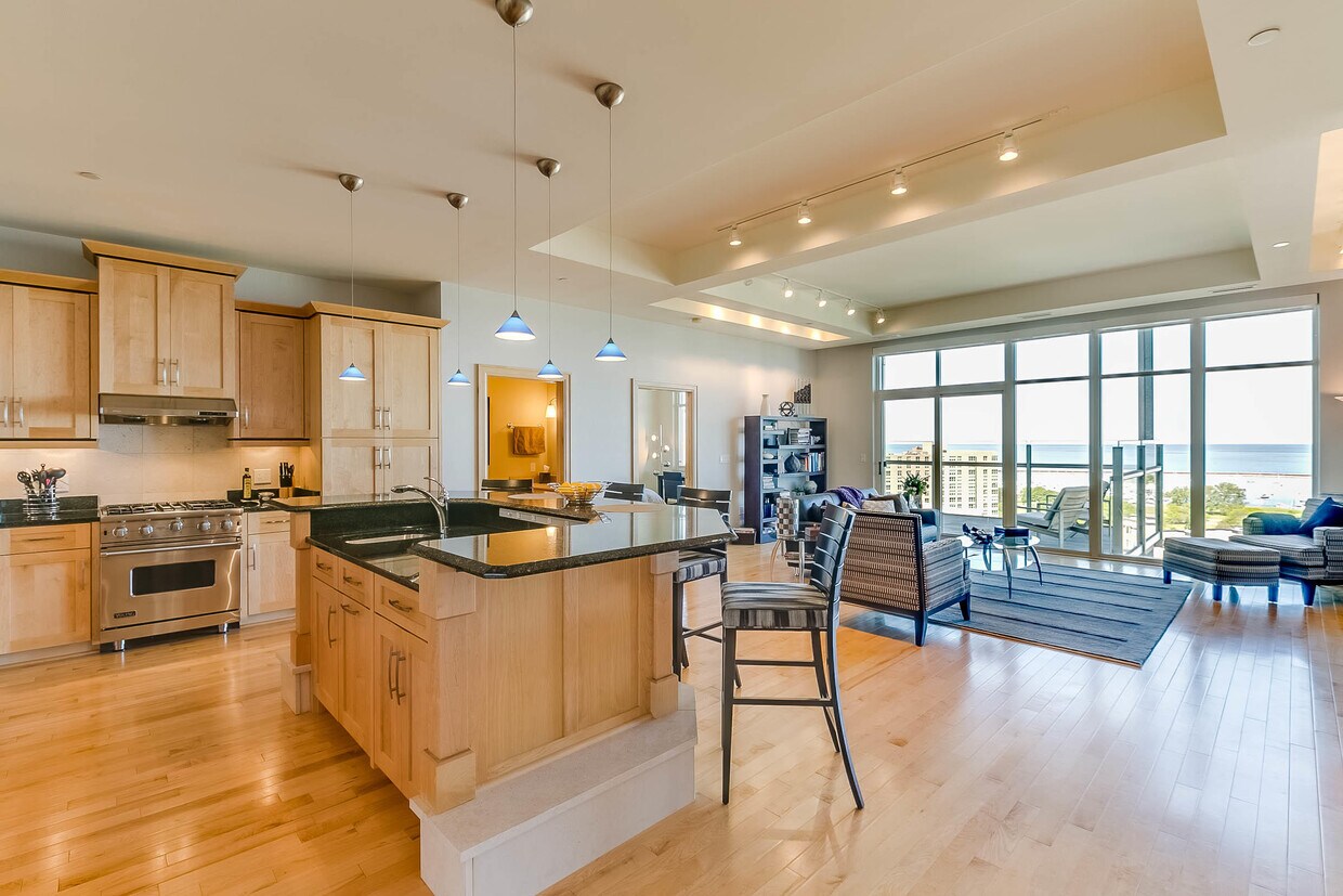 Foto principal - 1313 N Franklin Pl