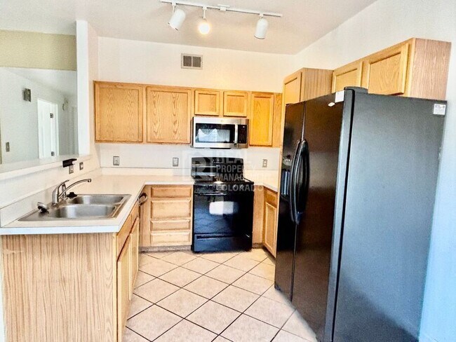 Foto del edificio - 8416 Pebble Creek Way