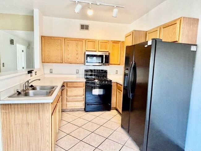 Building Photo - 8416 Pebble Creek Way