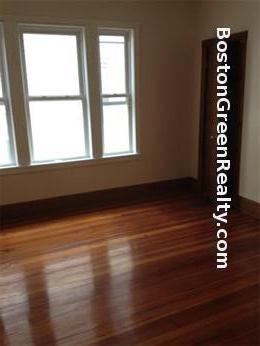 Building Photo - 112 Howland St