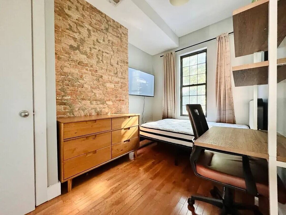 Foto principal - Furnished room/NOT APARTMENT