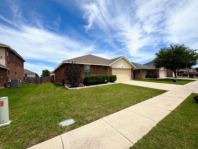 Foto del edificio - 12642 Forest Lawn Rd