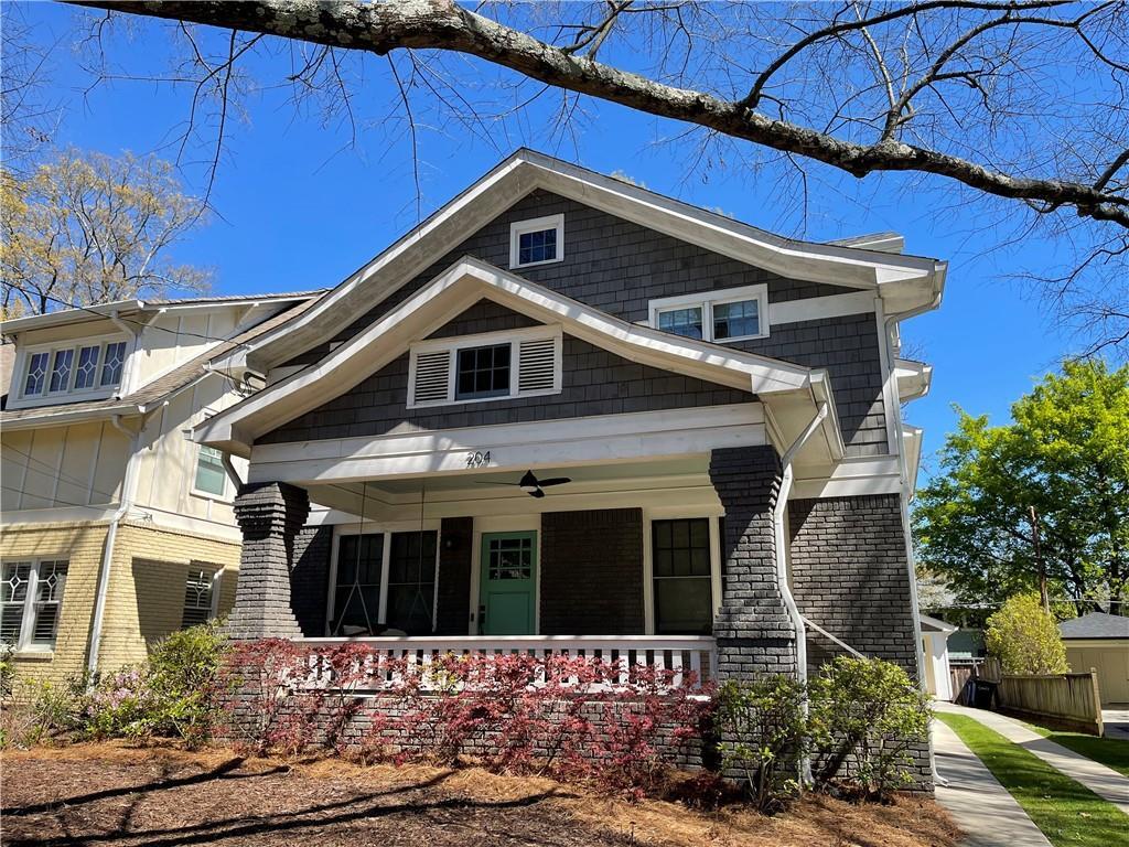 Primary Photo - 204 Cambridge Ave