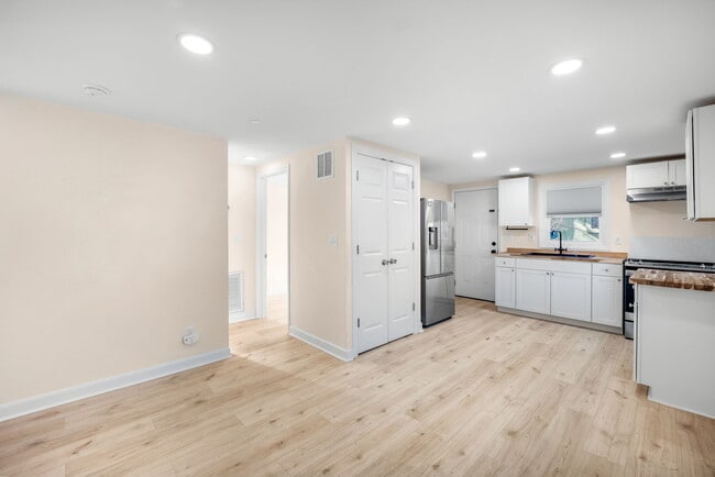 Foto del edificio - 2625 Booker Ave