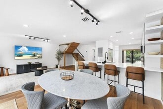 Building Photo - 5610 S Ocean Blvd