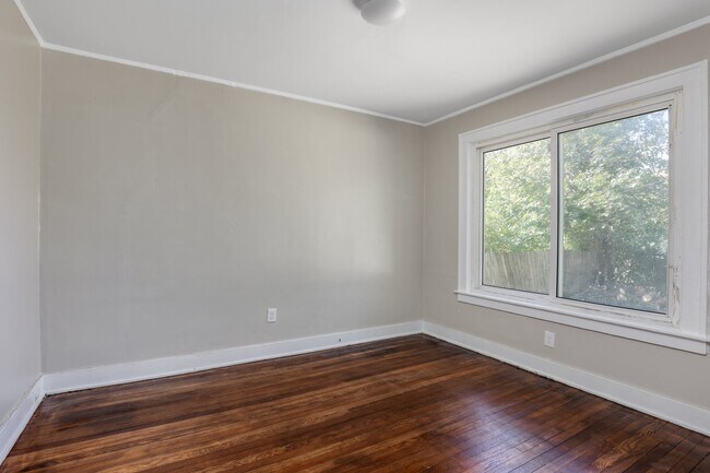 Building Photo - 979 Navahoe St