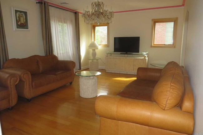 Foto del edificio - 2 bedroom in Queens NY 11435