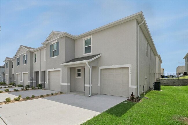 Building Photo - 2076 Monteverde Ave