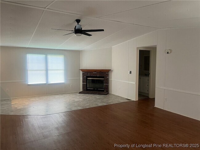 Foto del edificio - 6124 Heath Hawkins Ct