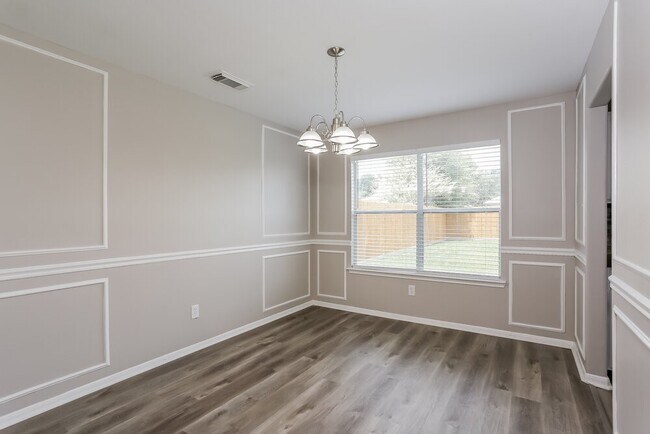 Foto del edificio - 2431 Fox River Ln
