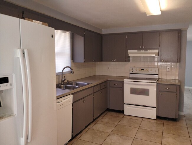 Building Photo - 7741 Ironbark Dr