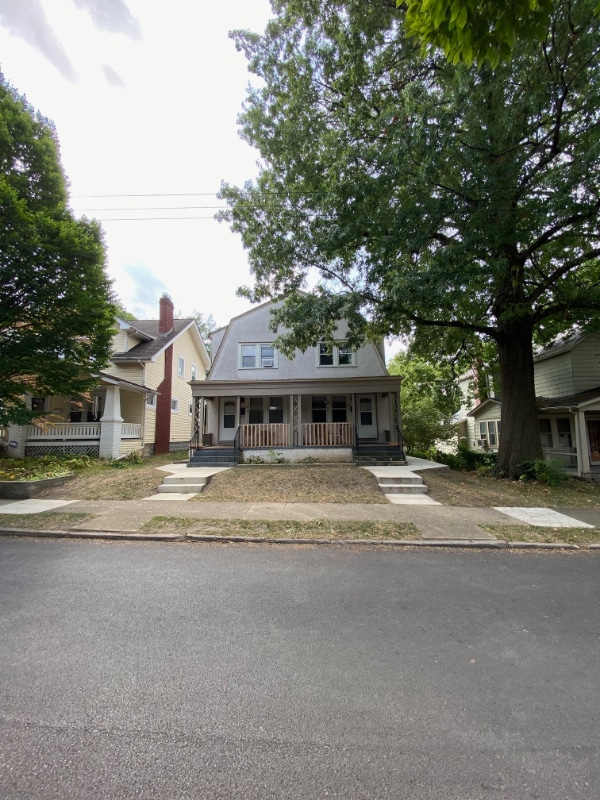 Building Photo - 55 W Lakeview Ave