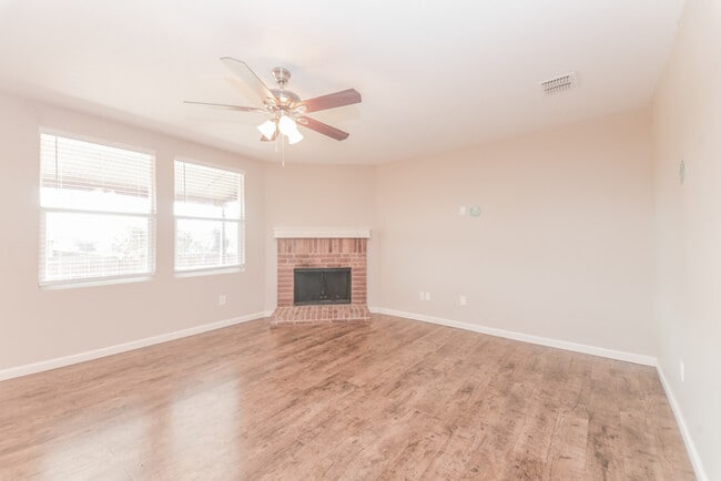 Building Photo - 1304 Cyprus Dr