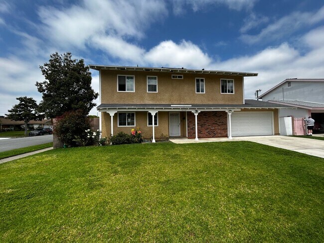Building Photo - BEAUTIFUL HOME located in The Los Alamitos...