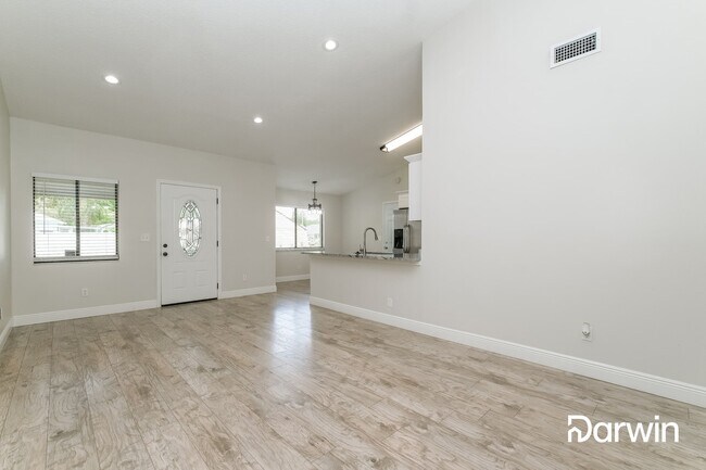 Foto del edificio - 12305 Hidden Brook Dr