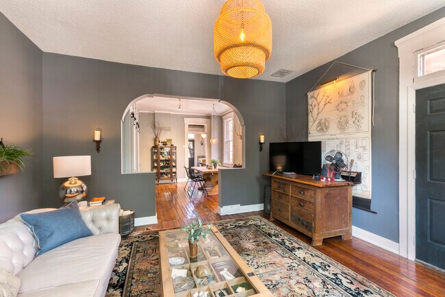 Foto del edificio - 2827 McNair Ave