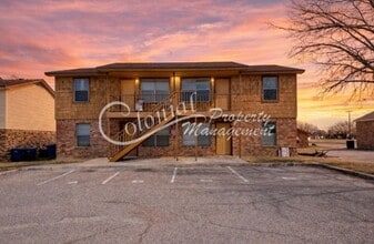 Building Photo - 104 W Anderson Ave