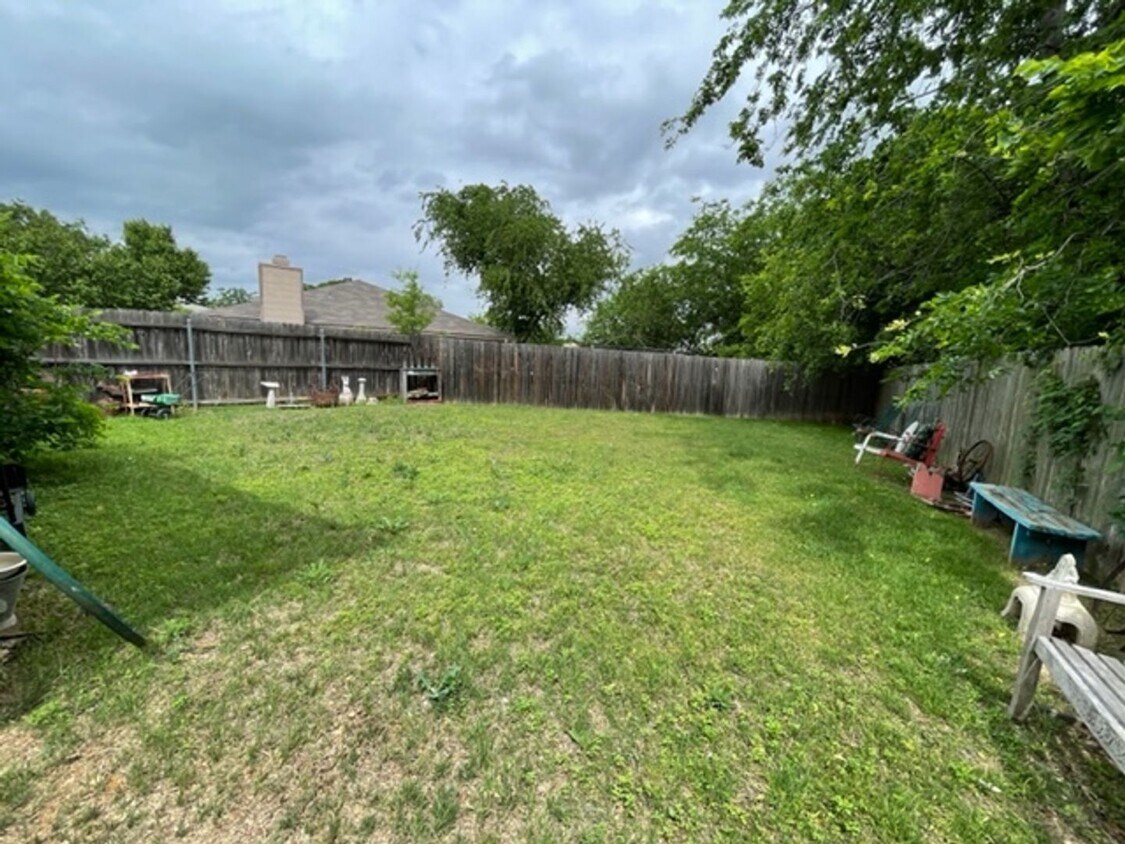 Building Photo - 6616-6618 Laura Ann Court