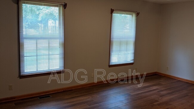 Building Photo - 2601 Independence Way