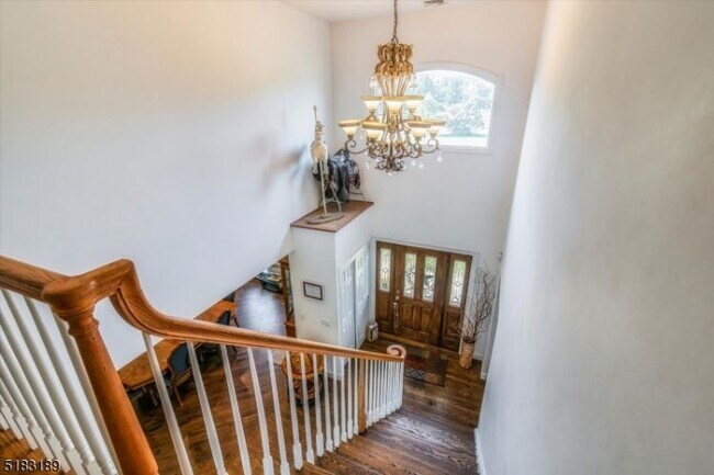 Building Photo - 5 Saddle Ridge Rd