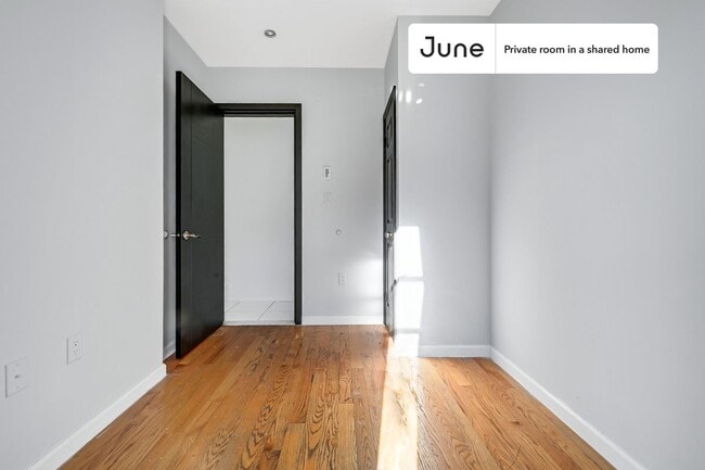 Foto del edificio - Room in Shared 4 bed/1.5 bath home