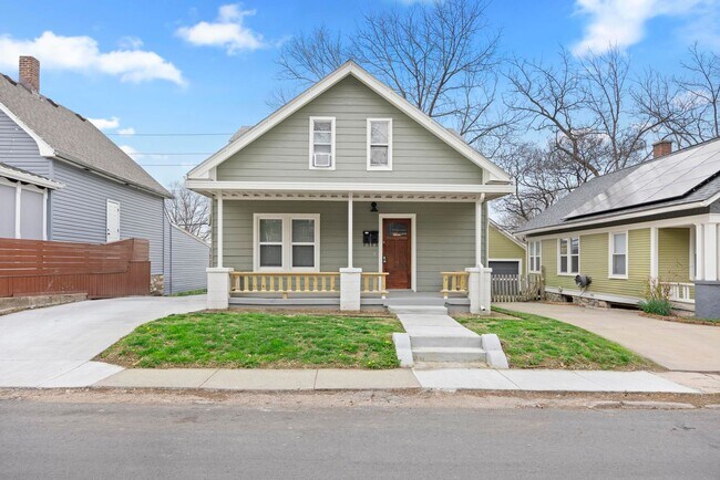 Building Photo - 4442 Bell Street