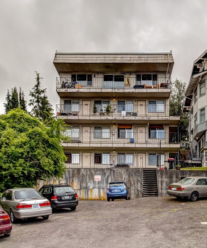 Foto principal - 707 N Forest St
