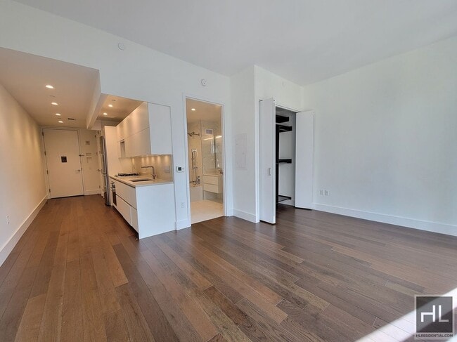 Building Photo - East 44th Street