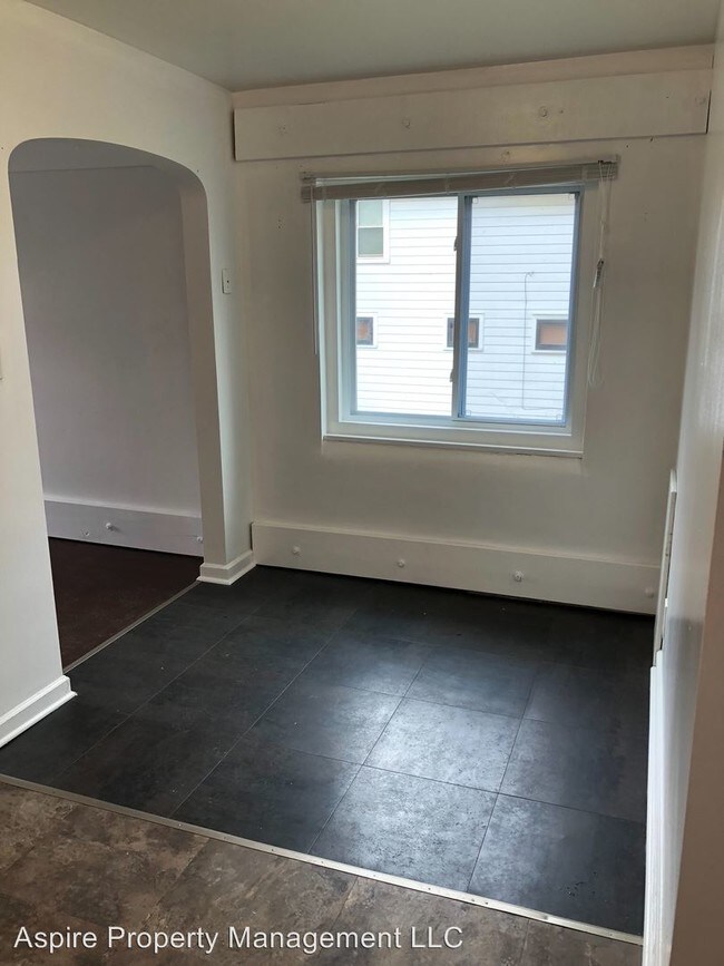 Building Photo - 1 br, 1 bath Apartment - 47 E Maplewood Ave