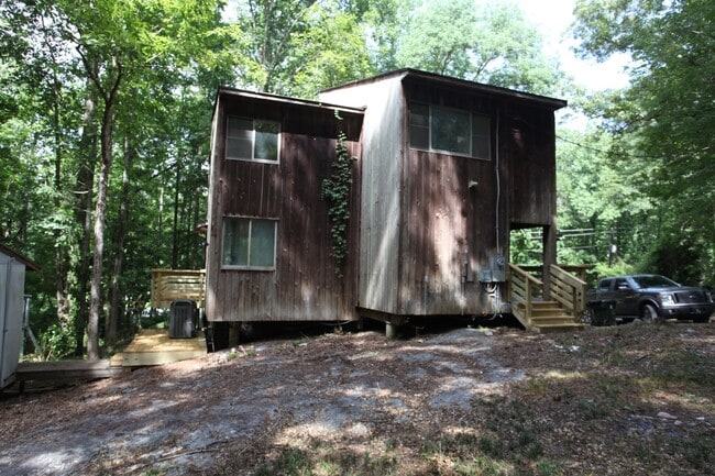 Building Photo - One of a Kind Home in the Heart of Auburn – Perfect for Living & Entertaining!