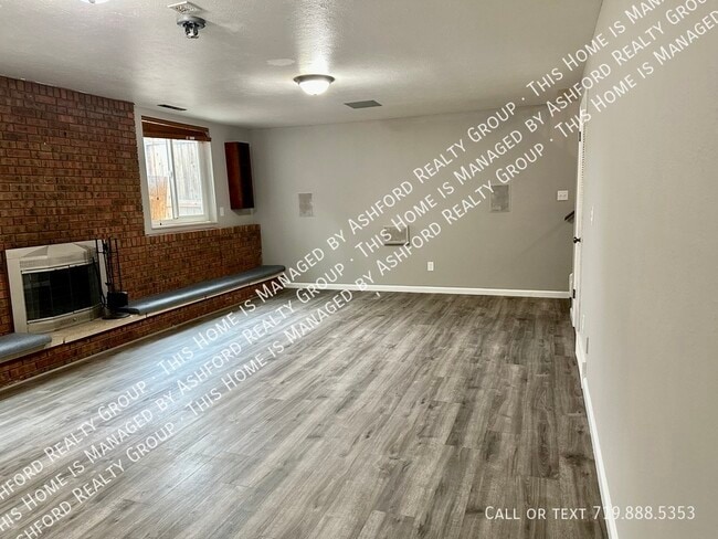 Building Photo - 1434 Tesla Dr