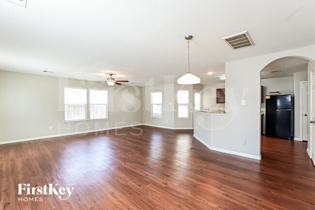 Foto del edificio - 886 Sun Prairie Dr