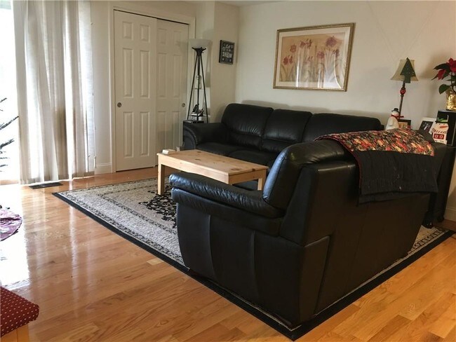 Building Photo - 39 London St