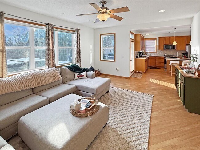 Foto del edificio - 4591 Empress Way N