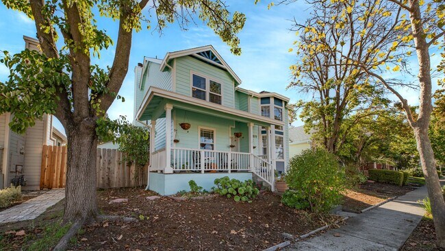 Foto del edificio - Charming 4-bedroom 3bath home near Suisun ...