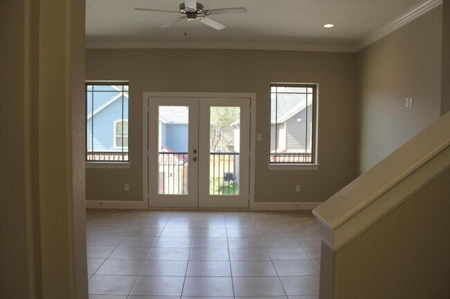 Building Photo - 9510 Craven Oaks St Unit A, Houston, TX 77076