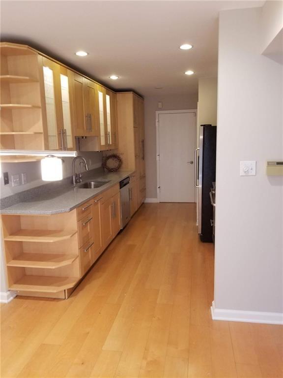 Foto del edificio - 348 E Walnut St