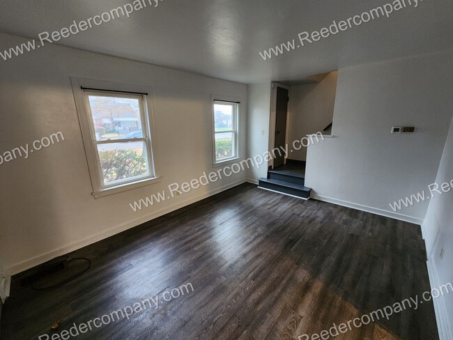 Foto del edificio - Updated 2 bedroom 1 bathroom duplex