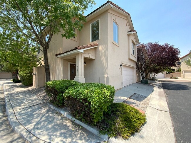 Foto del edificio - 3 Bedroom Home Available In Gated Communit...