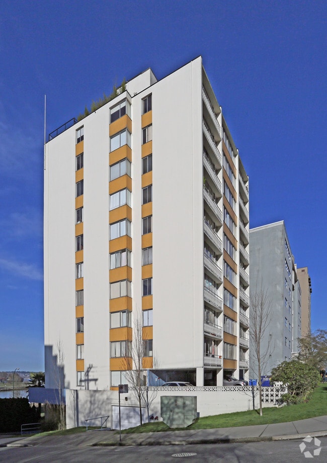 Building Photo - Beach Terrace