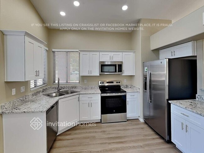 Building Photo - 20 S Surfside Dr