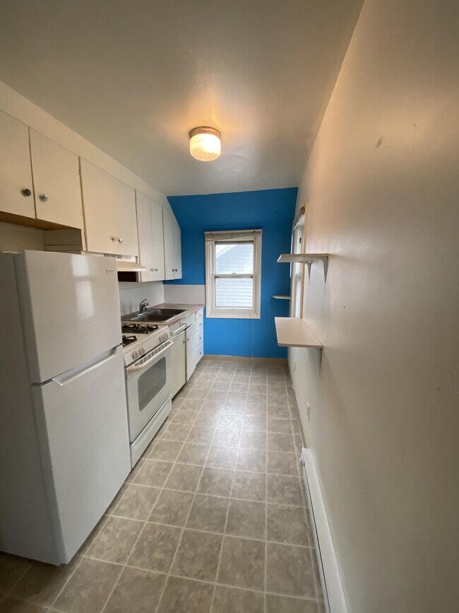 Building Photo - 519 S Almon St