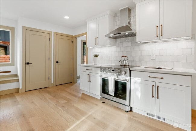 Building Photo - 11025 17th Ave NE