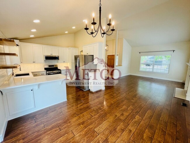 Building Photo - Beautiful 3 bedroom Santa Clara home