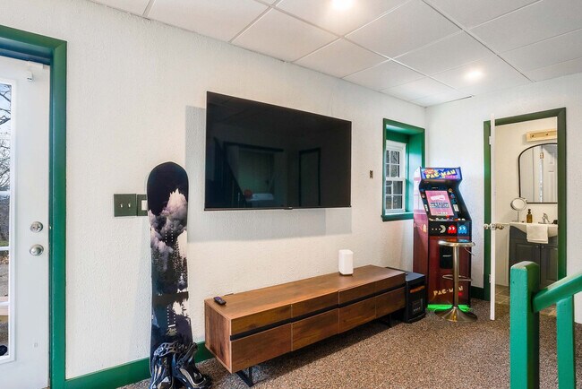 Foto del edificio - 2964 Hopkins Dr