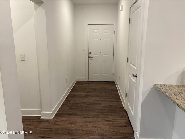 Building Photo - 733 Stiller Ln