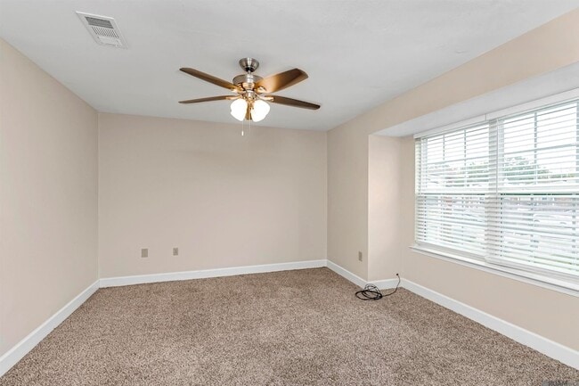 Building Photo - 1066 Manson Dr