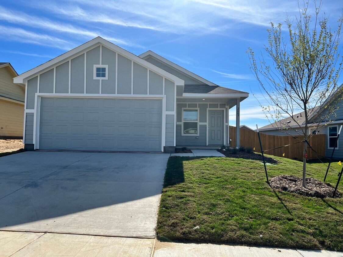 2649 Kingsman Dr, Saginaw, TX 76179 House Rental in Saginaw, TX