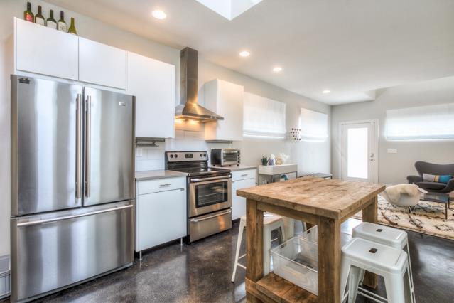 Foto del edificio - **NOW AVAILABLE!!  Modern 3 Bed, 2 Bath Home in East Nashville, Highland Heights Neighborhood!!  ...